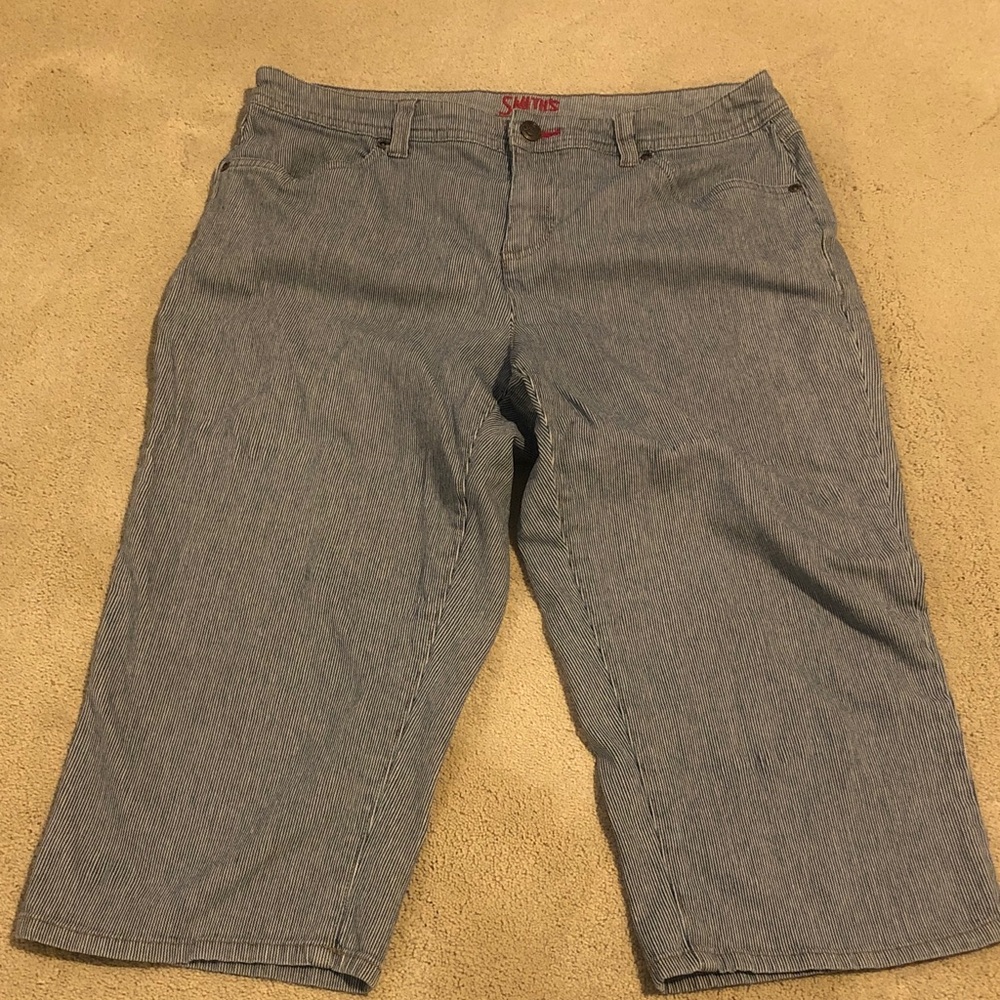 SMITH’S Dungarees - Blue and White Striped Capris - size 10